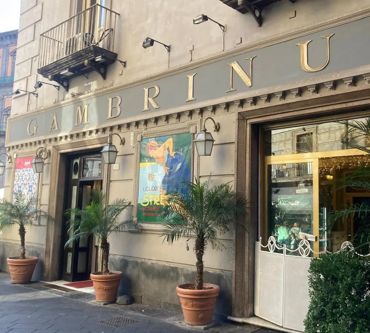La Casa Di Licia A Due Passi Da Piazza Del Plebiscito Apartment Naples Italy