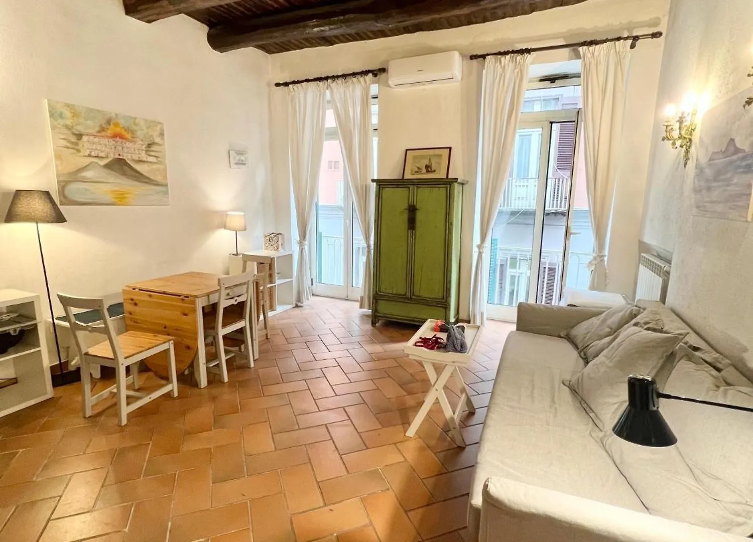 La Casa Di Licia A Due Passi Da Piazza Del Plebiscito Apartment Naples Italy